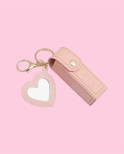 Charger l&#39;image dans la galerie, Lip Oil Keychain
